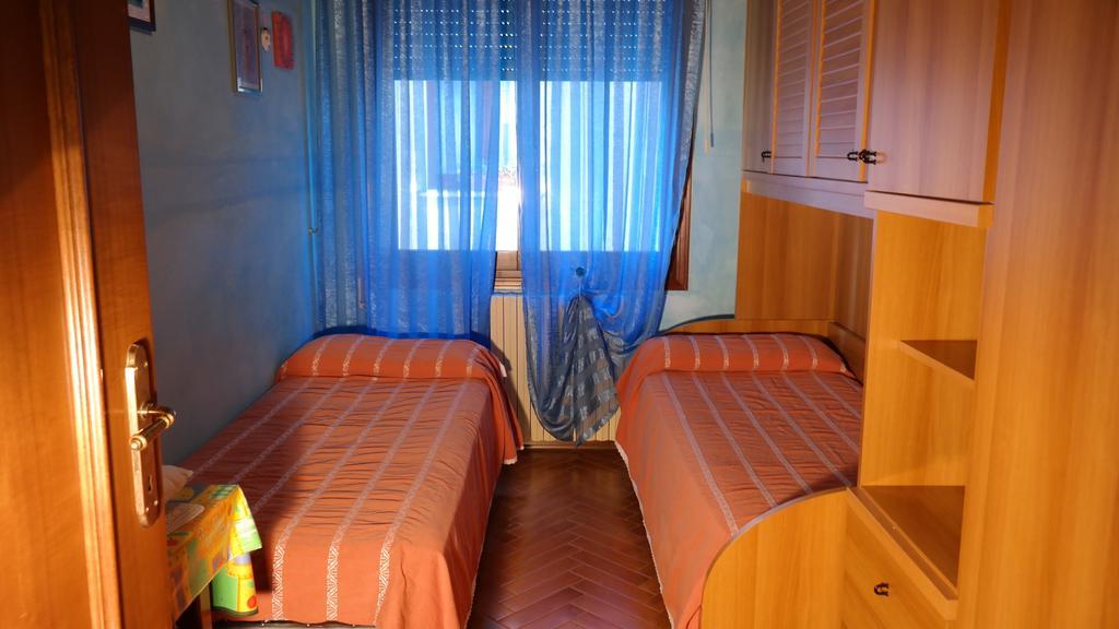 Caorle Economy Apartments Værelse billede